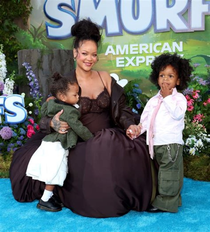 Rihanna And Her Mysterious Sister Revealed