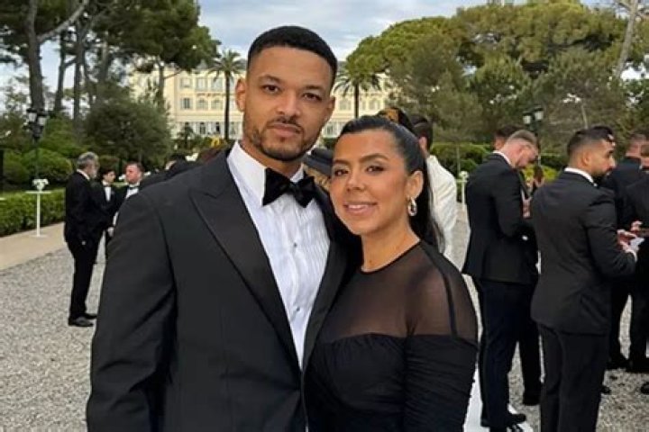 The CEO's Wife Picture Unveiled